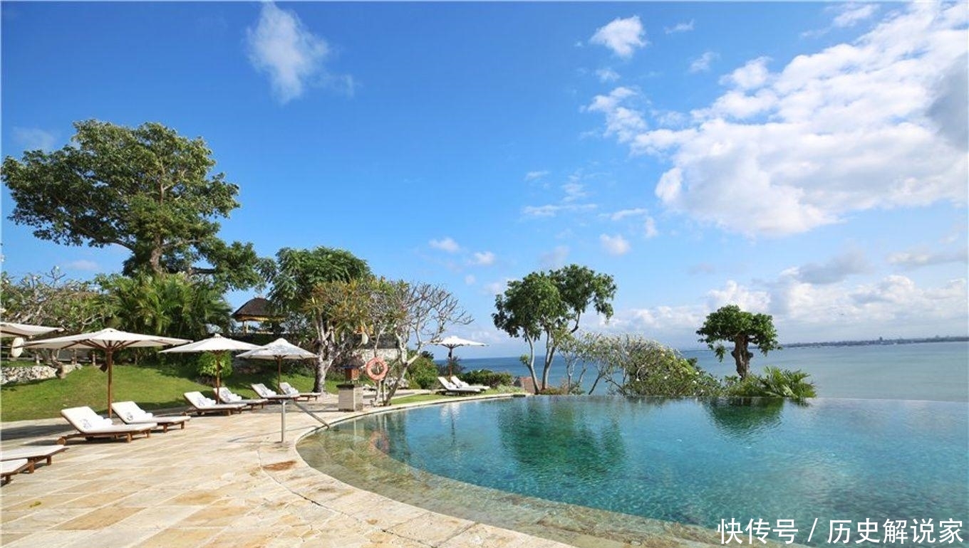 中国巨婴式游客的中国式旅游，人人一个大单反，外国游客只拿手机