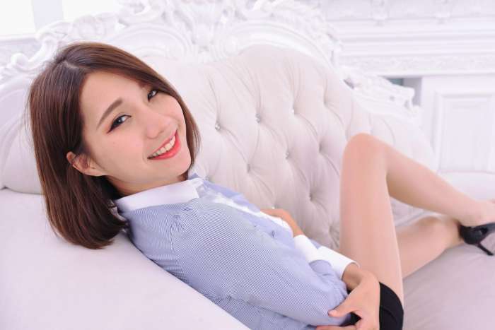 魅力街拍: 图一丝袜漂亮图三气质优雅图五回眸一笑