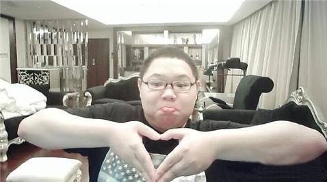 辟谣！PDD并没有得肝癌！带节奏的媒体长点心吧