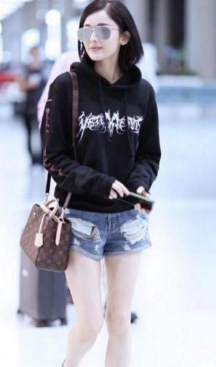 古力娜扎真敢穿,薄纱裙穿出了尺度,网友:请不要放大看