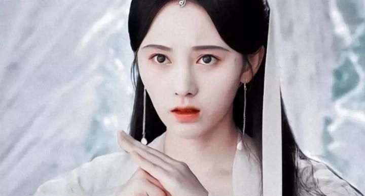 矮个■鞠婧祎小矮个也是挺漂亮的！谁说身材娇小兜不住西装？这样真帅