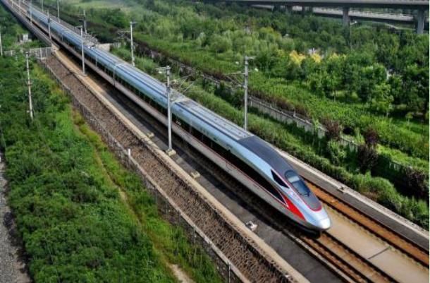 中国最“乌龙”高铁站，每天上千游客下错站，游客：这站名真坑爹