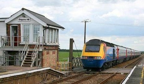  「上车」英国一个“神奇”的火车站，一年12个乘客，向司机挥手