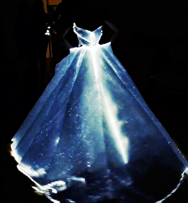  『没用』破产的辛德瑞拉Zac Posen！看来裙子再好看，人们买不起也没用