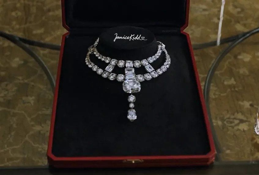 连卡戴珊、刘雯、邓文迪都只能打酱油!这究竟是什么?