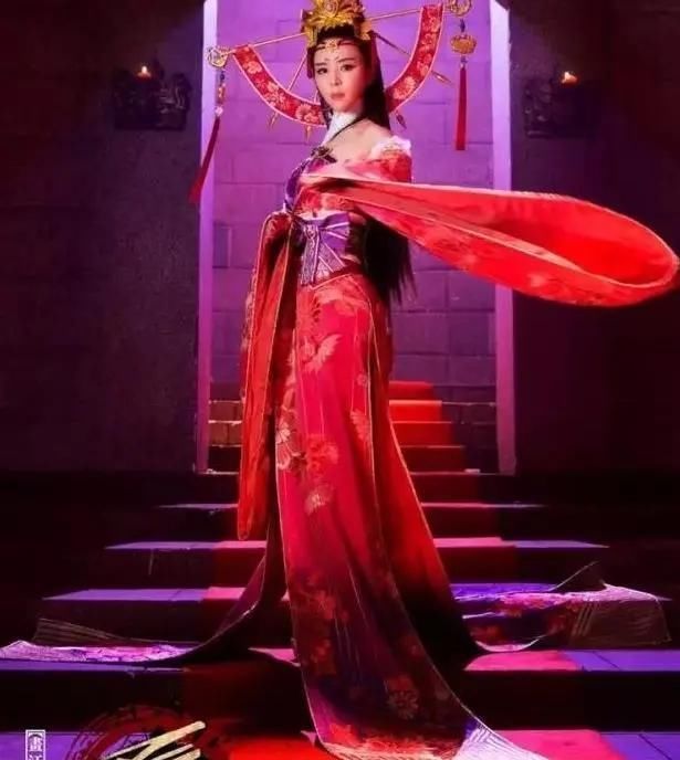  #蒋雯丽#什么资源都砸不红的黄轩，到底有什么魔力？