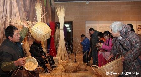 养老金调整新政策！这三种补贴齐上阵，你知道了吗