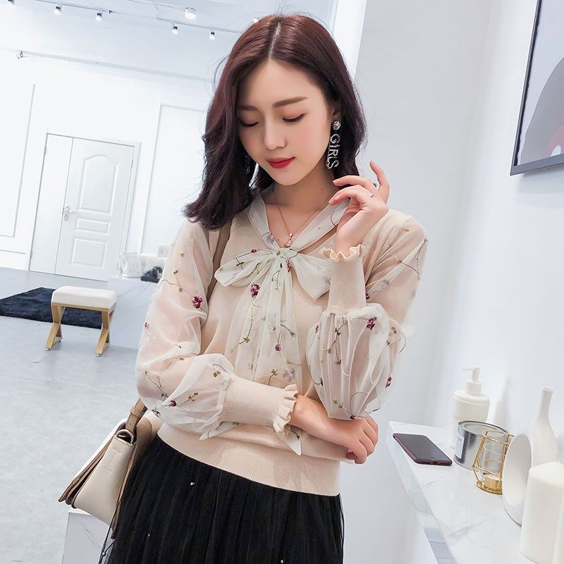 大衣+打底裤早过时了，现在流行这么穿，是不是眼前一亮?