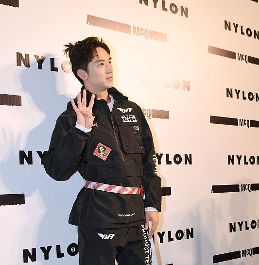 “皇后娘娘”董洁清纯秀美腿同场 孙怡可盐可甜、许魏洲白宇斗帅