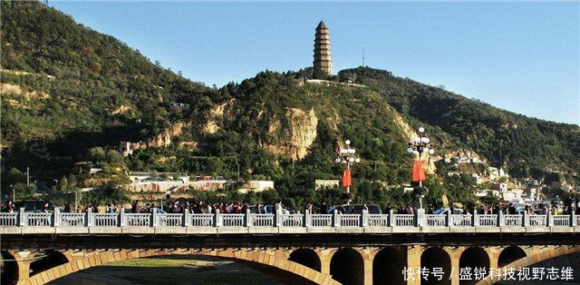 中国真正的“一线城市”，宽不足300米，削平33座山头打造一座新