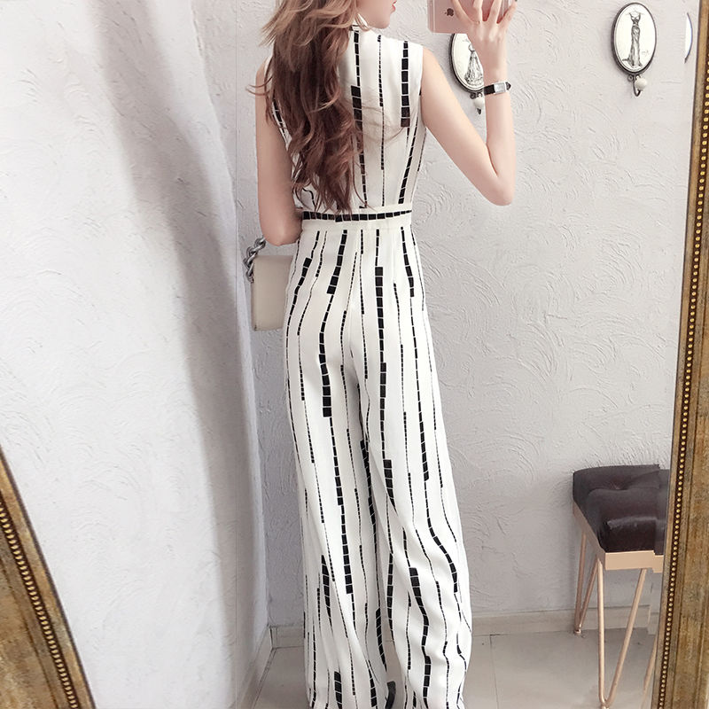 别一成不变的穿裙子了!如今流行的洋气套装火到离谱，美上添嫩