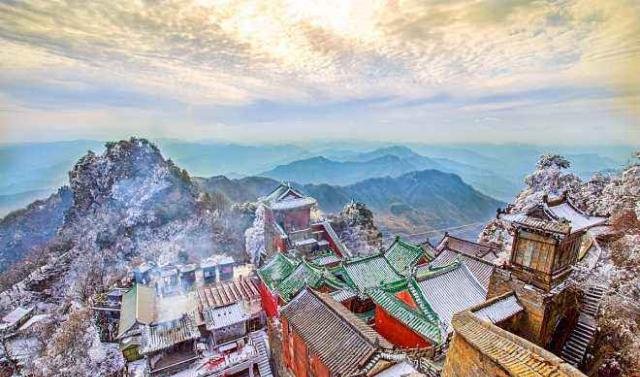 国内最“吸金”的山,国庆七天赚5亿,光靠门票一年能赚23亿