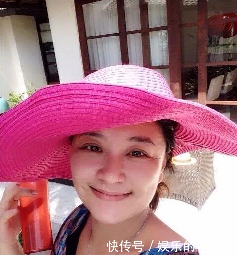  【喜剧明星】她是贾玲亲姐姐，省吃俭用供妹妹上大学，妹妹成名后为她买车买房