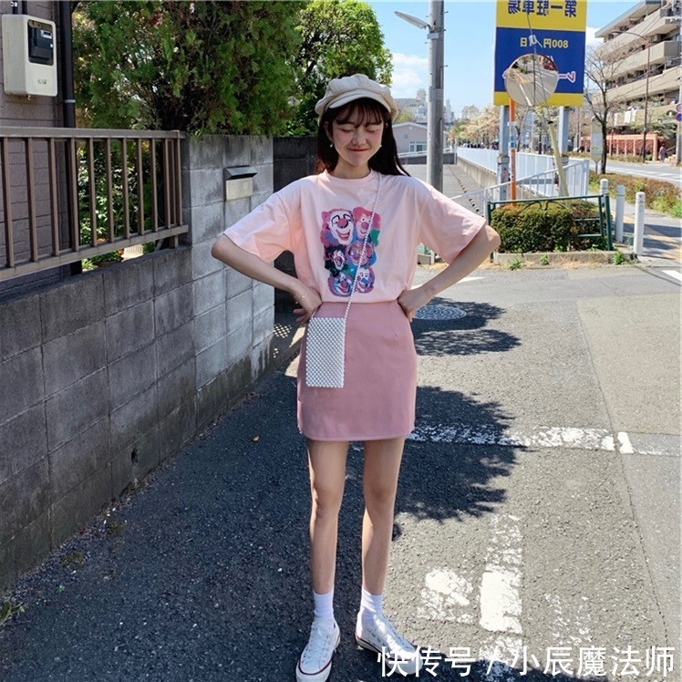  「随意搭配一」女神半身裙合集：撩汉小短裙这样穿，潮流时尚又迷人