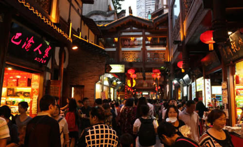 重庆这个地方变成网红打卡地，太火爆时直接封桥，游客：太暖心了