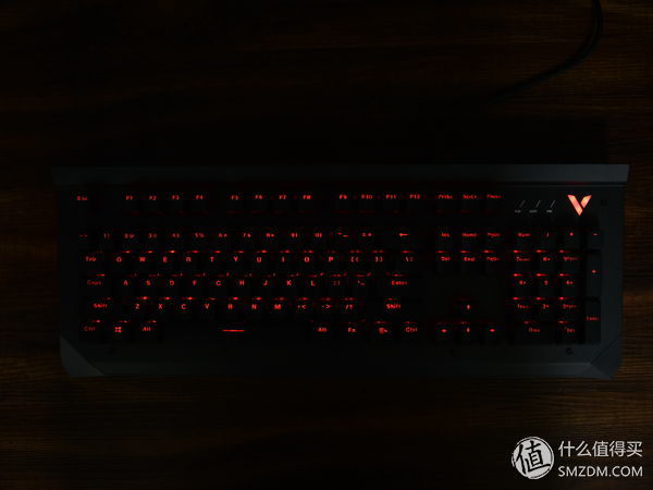 键盘脏了怎么办?拿去冲冲水!RAPOO 雷柏 V750防水背光机械键盘体验