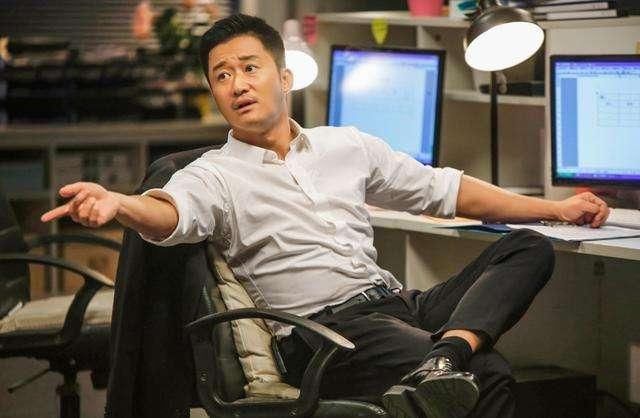 吴京2个字机智回应黑白照片引发的舆论，网友：难怪票房达54亿！