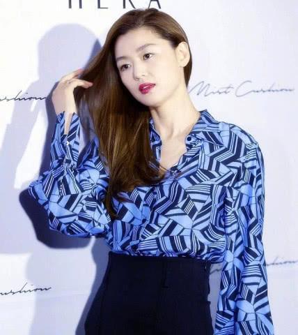 同是辣妈，杨幂全智贤撞衫气质完全不同，网友：不愧是带货女王