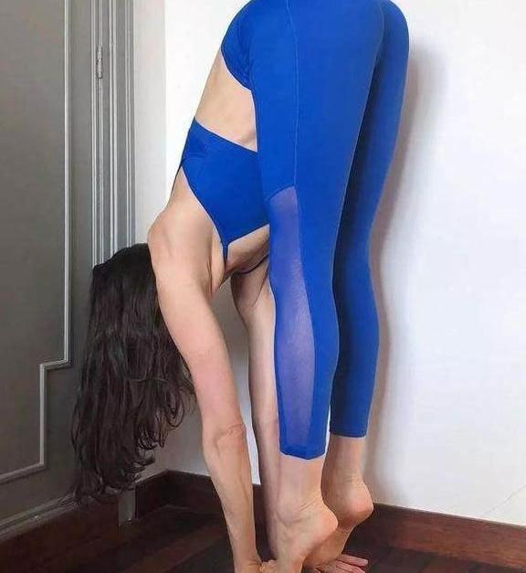 简单的几个瑜伽动作, 下班后花10分钟练习, 练出纤细修长的美腿