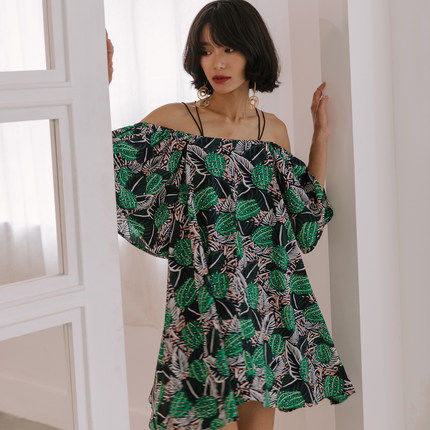 沙滩裙穿的好，比泳衣更洋气，越来越多女人都这么穿，性感迷人