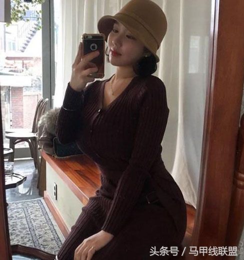 谁说微胖就不美?她的身材虽然不瘦也没有线条，但却有女人味!
