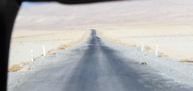  [帕米尔]全球“最荒凉”的公路：3200公里仅2个加油站，也无指示