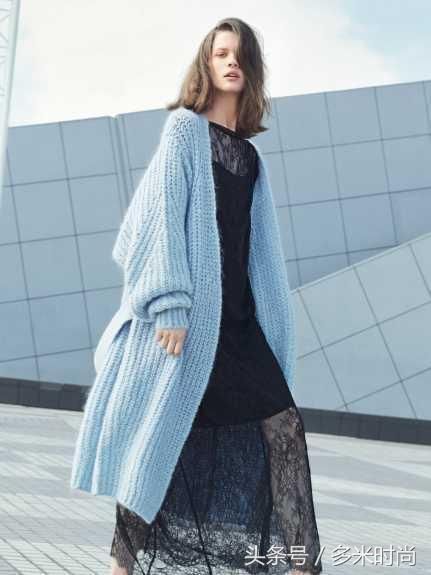 秋天用一条半身裙，穿出百变造型！