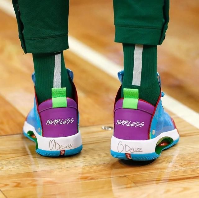  「球鞋」NBA球员上脚：塔图姆这赛季穿的球鞋，超多AJ34个人配色！