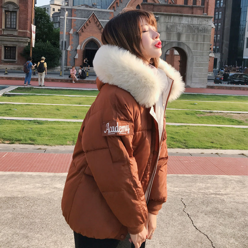 冬季还买死贵的皮草?今年流行穿羽绒服，保暖又洋气