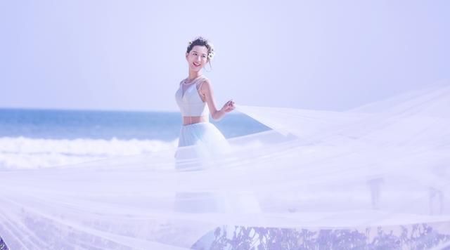  『喜欢』街拍港风小姐姐超有气质,时尚感十足,你喜欢这种风格吗?