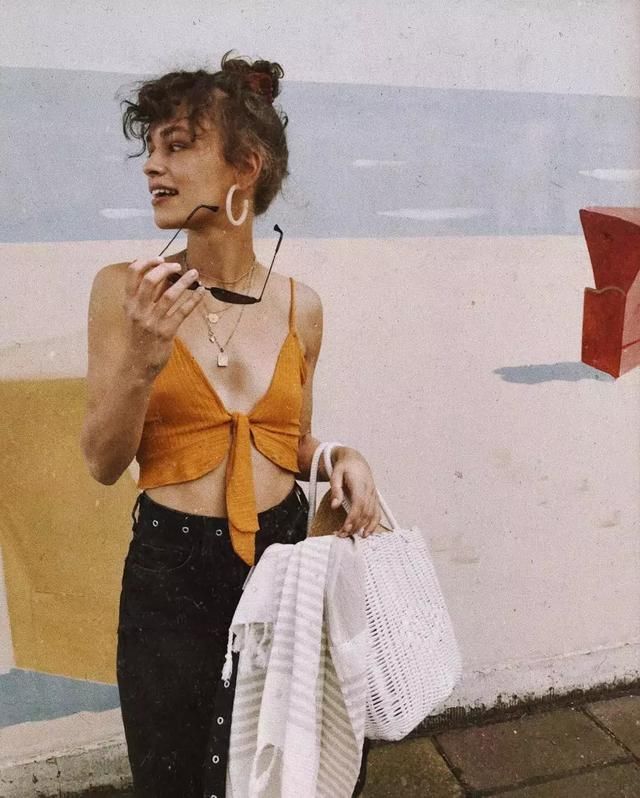 好看的配饰那么多，为啥时装精们都在戴这款？