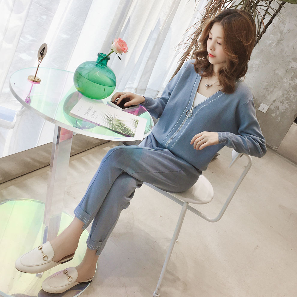 早晚秋凉，少穿裙装，瞧瞧这种气质套装，美翻一整秋