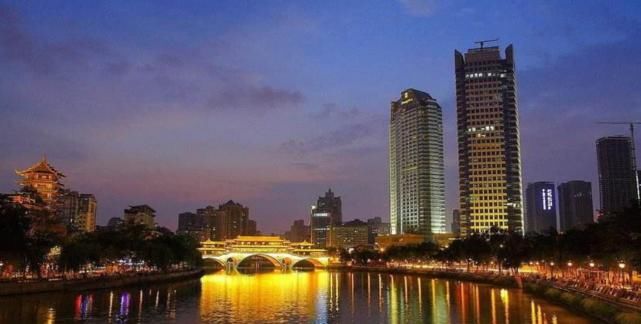  「居住」四川最适合人们居住的城市，一座是省会，另一座是著名旅游城市