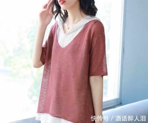  #白鞋#三伏天，别穿黑裤子！今年流行“赫本衫”搭小白鞋，不打扮都美极