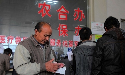 新农合在农村遇冷，别只说农民的不是，这3个问题，才是根源所在