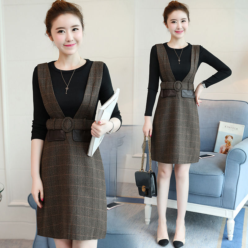 小姨33岁，从不紧身衣配短裙!只穿“小香风套装”，难怪美嫩