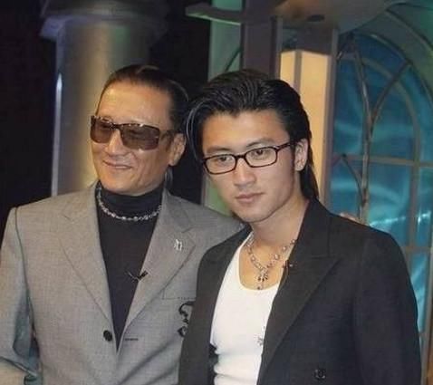 卓伟又曝猛料，这次网友纷纷点赞，成龙知道但是没敢说