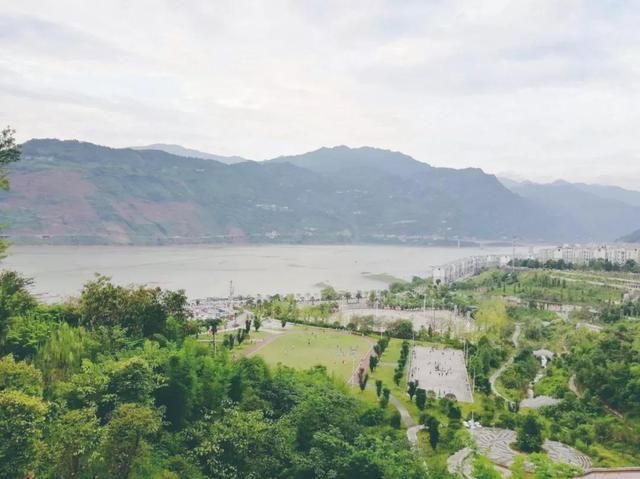  「事件」云南女干部拒绝提拔事件调查:镇上上班像在”打仗”