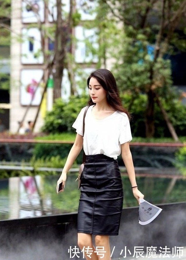  气质|路人街拍，靓女外搭一件白色半身裙，帅气又好看