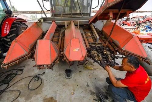  拖拉机：全国农民注意！“大马拉小车”问题农机危害多，如何鉴