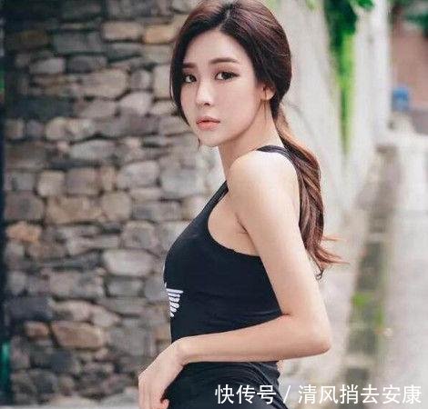 靓丽的紧身打底裤，展现小姐姐的身姿玲珑，增添几分娇俏动人！