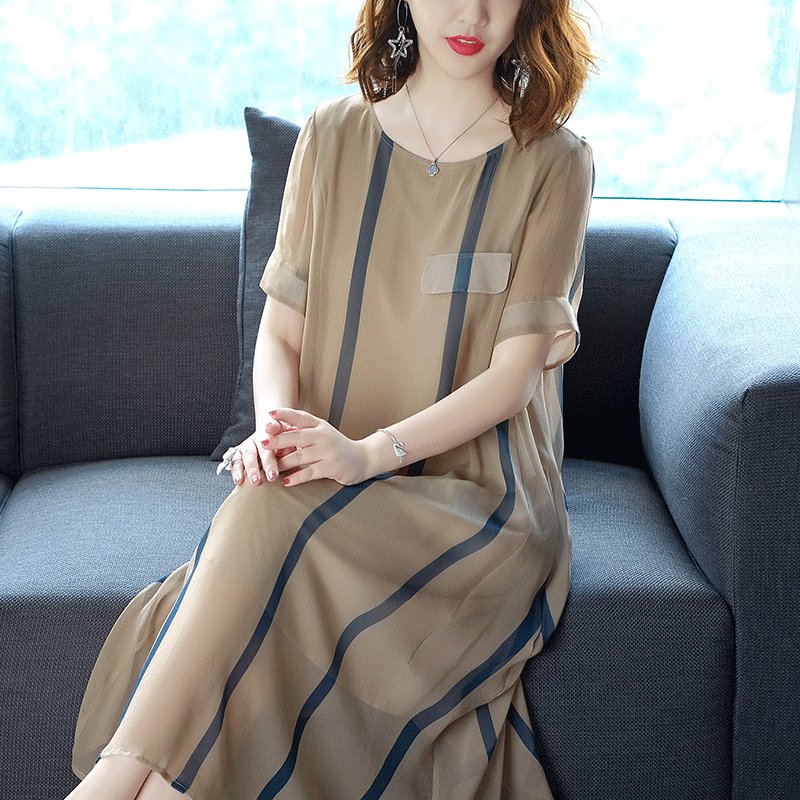 腰粗屁股大而不敢穿裙子?看看下面女人穿的，一样能美得让人心动