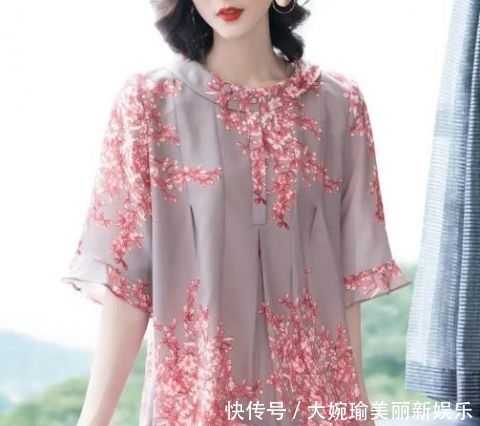  『优雅』70后不想被叫大妈，学下面聪明女人穿“晚晚装”，美的惊艳不落俗