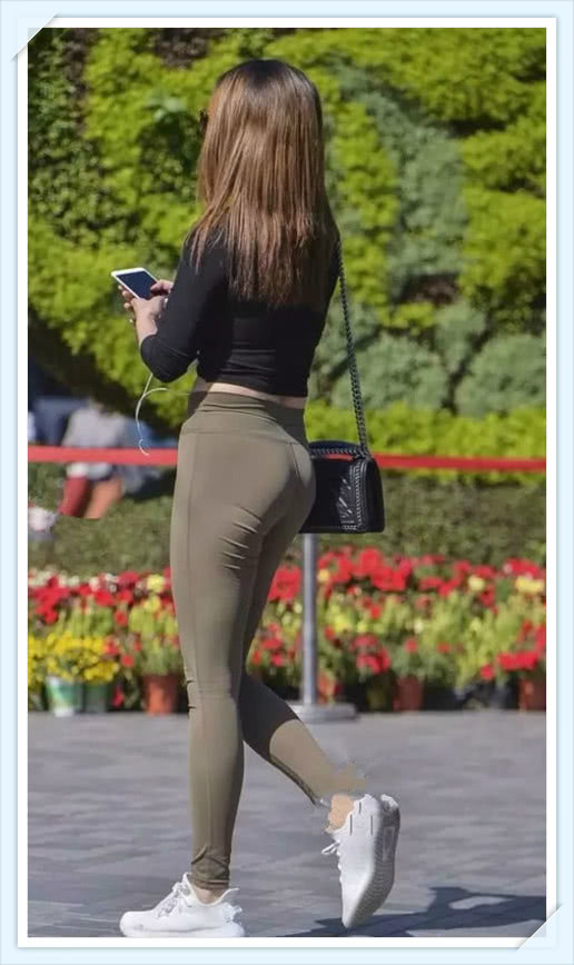 健身型美女小姐姐紧身裤大秀完美 羡煞众人