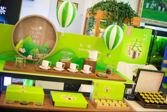 小罐茶再次与时尚牵手 高调亮相＂兰亭精英荟＂两周年庆典