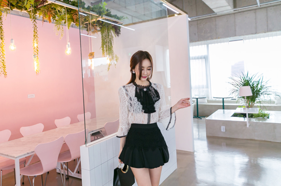 女神孙允珠,天鹅堡织花蚕丝宫廷花缀洋裙