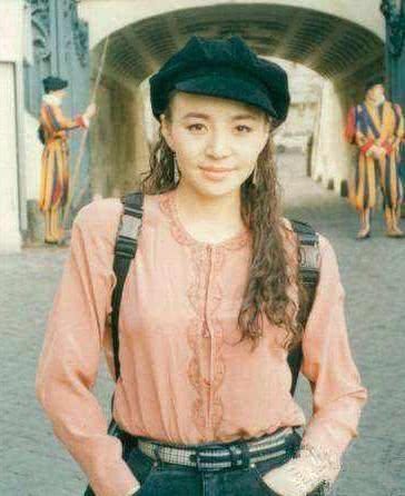 25年前的王菲冷酷与娇艳并存，宋丹丹欧美范十足而张柏芝是真好看