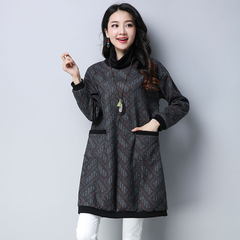 羽绒服要哭了，如今流行穿“夹棉”装，保暖又不笨重，女人味又足