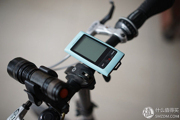 不专业通勤骑行者角度评测山人技术 DISCOVERY智能码灯