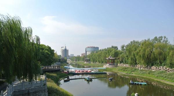  高铁站■中部一座地理位置极优越的城市, 未来将有5座高铁站, 前